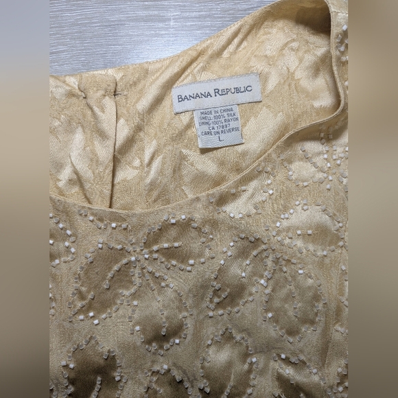 Banana Republic Vintage 90s Gold Beaded Silk Sleeveless Button Back Top Dainty - Picture 7 of 9